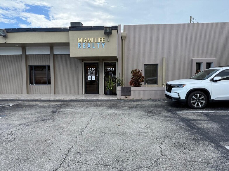 2316-2318 Hollywood Blvd, Hollywood, FL à louer - Photo du bâtiment - Image 2 de 12