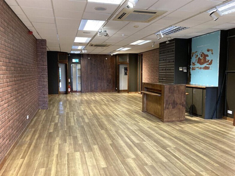 45-59 The Avenue, Minehead à louer - Photo du bâtiment - Image 3 de 5