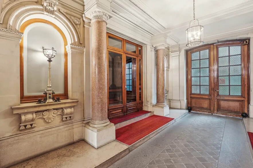 Bureau dans Paris à vendre - Hall d’entrée - Image 2 de 10