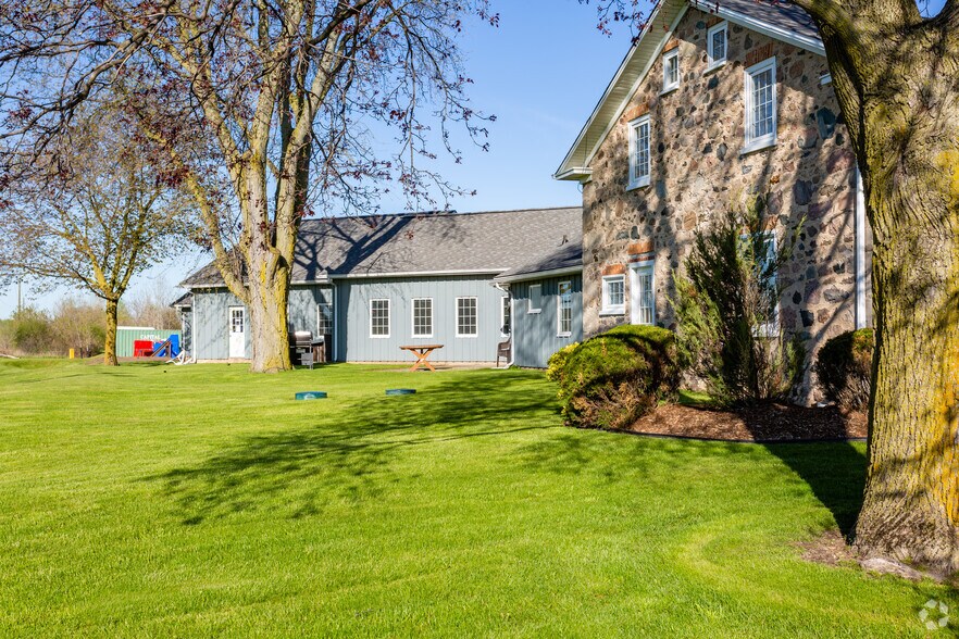 250 Woolwich St, Breslau, ON à louer - Photo du bâtiment - Image 2 de 4