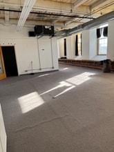 657 Quarry St, Fall River, MA à louer Photo intérieure- Image 2 de 3