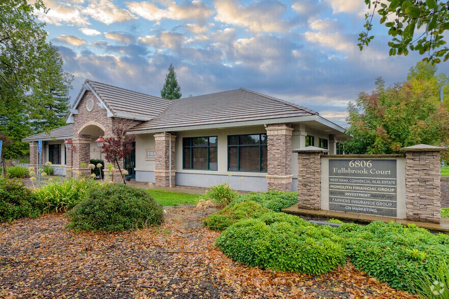 6806 Fallsbrook Ct, Granite Bay, CA for sale - Primary Photo - Image 1 of 3