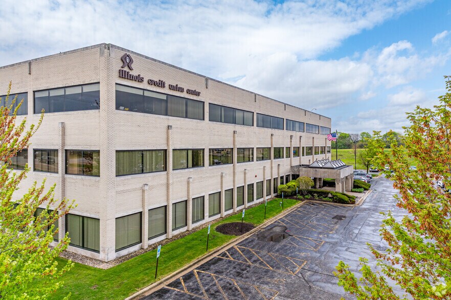 1807 W Diehl Rd, Naperville, IL à louer - Photo principale - Image 1 de 5