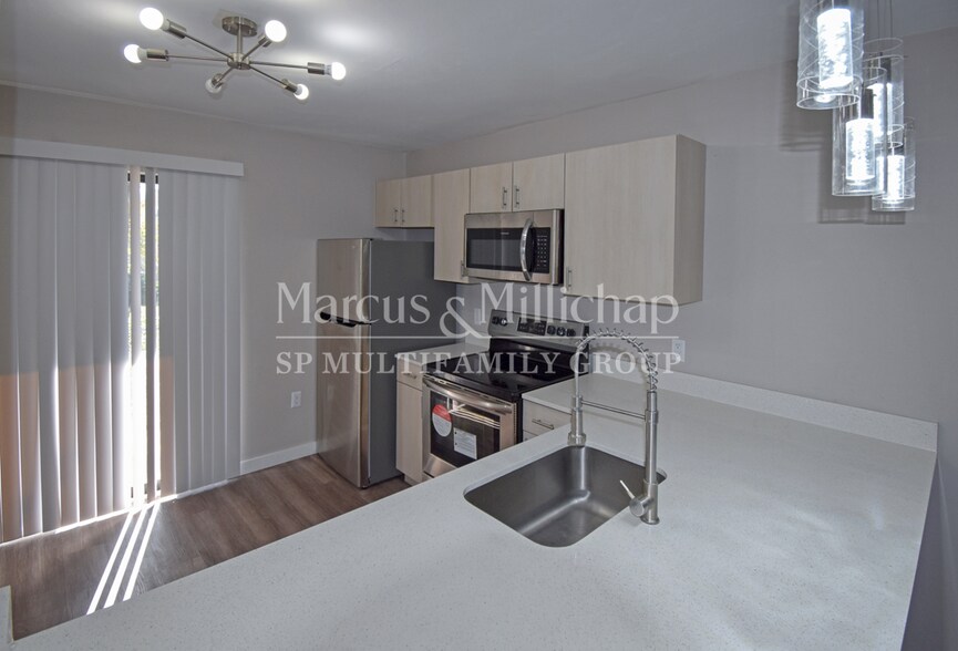 132 Dixie Dr, Tallahassee, FL à vendre - Photo du bâtiment - Image 2 de 5