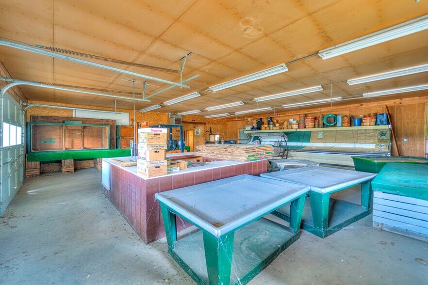 3233 Page Ave, Jackson, MI à vendre - Photo du bâtiment - Image 3 de 23