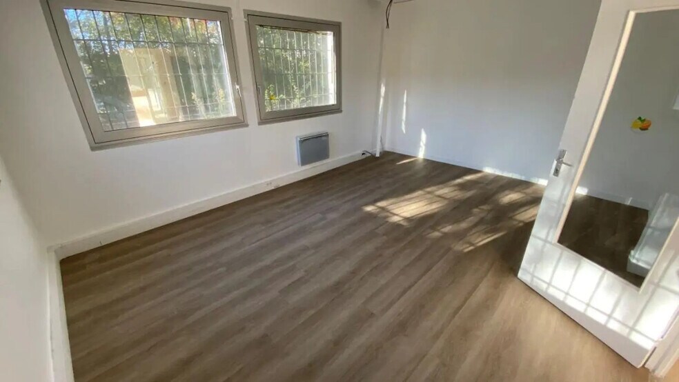 Bureau dans Valenton à louer - Photo intérieure - Image 3 de 9