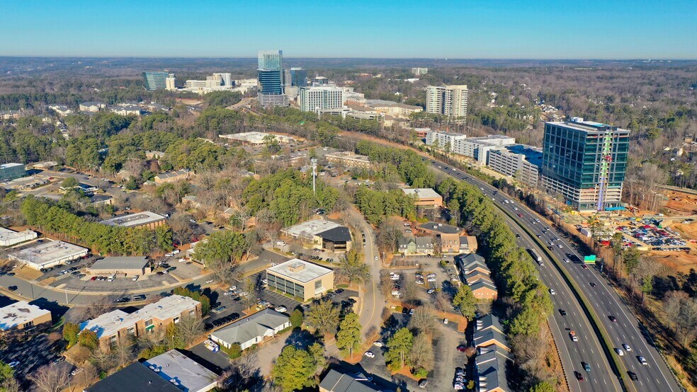 3803 Computer Dr, Raleigh, NC à louer - Photo du bâtiment - Image 2 de 2