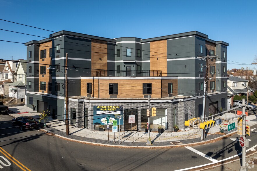 187 Main St, Belleville, NJ à louer - Photo principale - Image 2 de 11