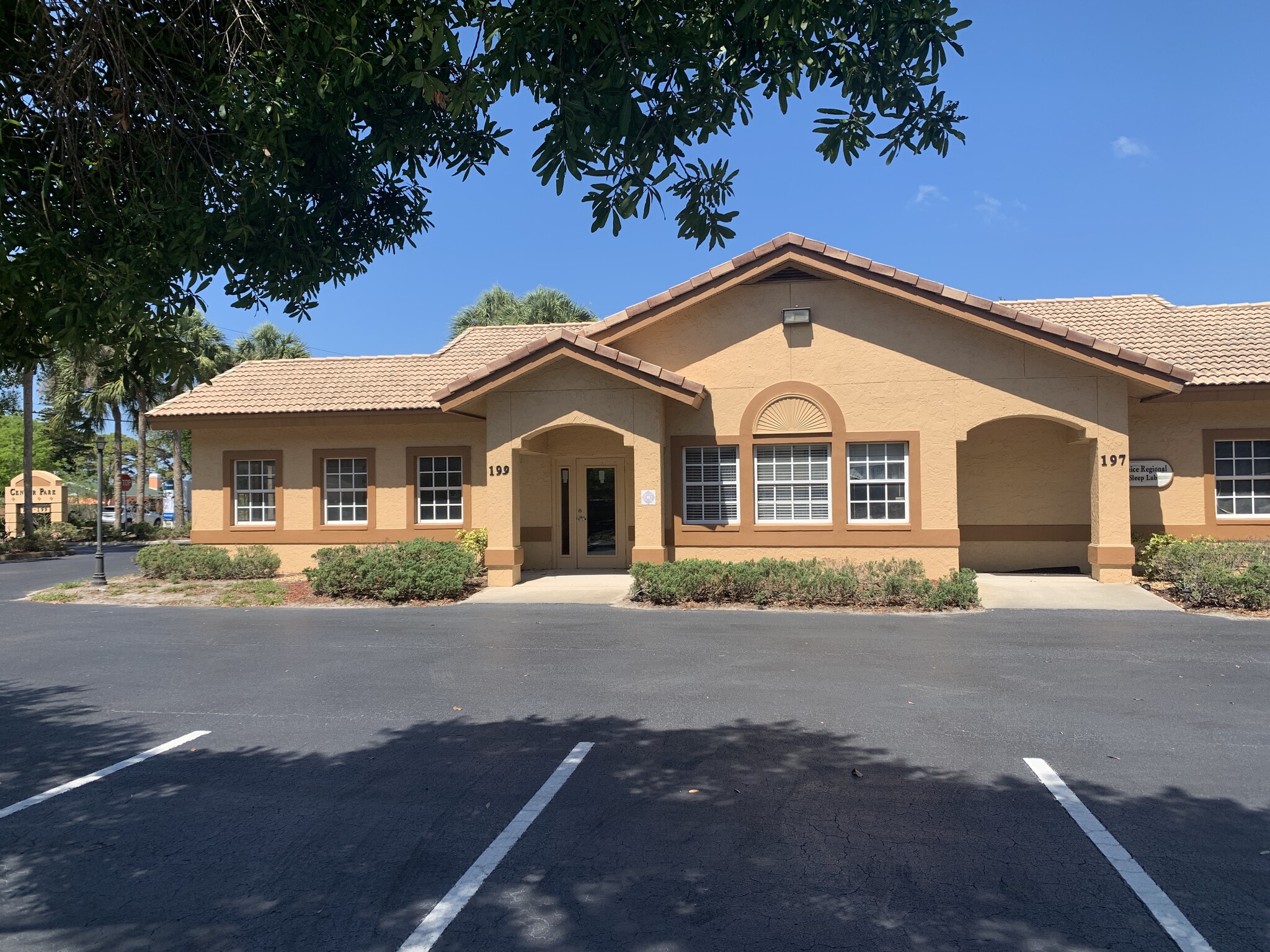 197 Center Rd, Venice, FL à vendre Photo principale- Image 1 de 10