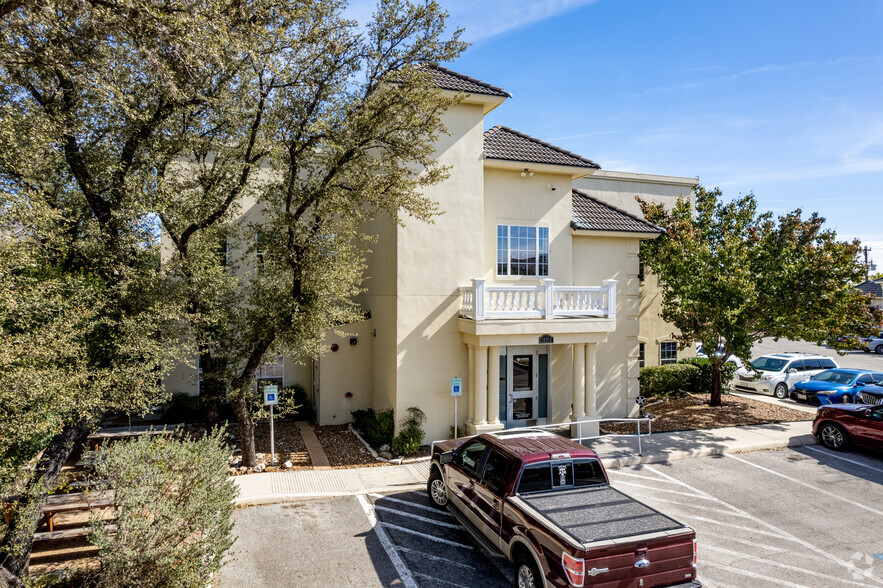 18838 Stone Oak Pky, San Antonio, TX for lease - Building Photo - Image 1 of 7