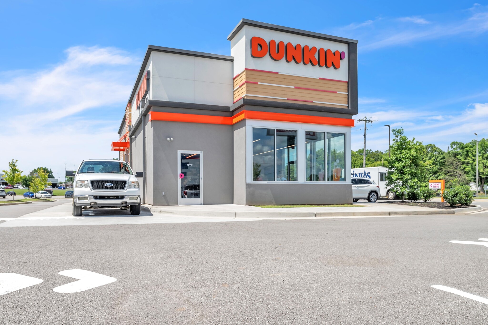 Dunkin', Madisonville, TN for sale Building Photo- Image 1 of 10