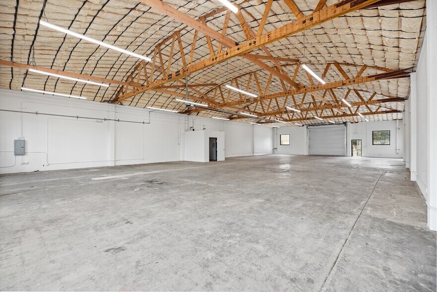 1238 W 1st St, Santa Ana, CA à louer - Photo intérieure - Image 3 de 8