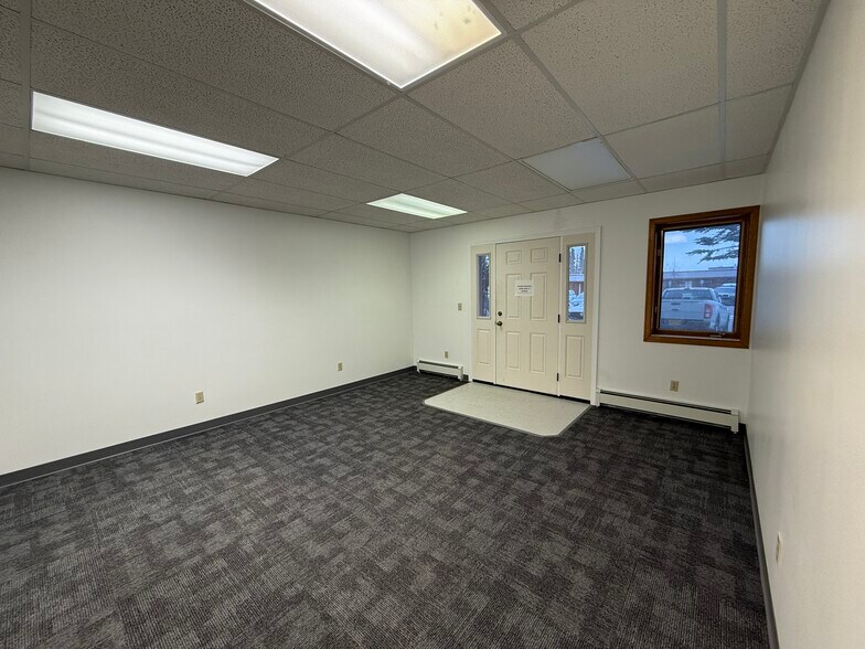 130 Trading Bay Rd, Kenai, AK à louer - Photo du bâtiment - Image 3 de 14