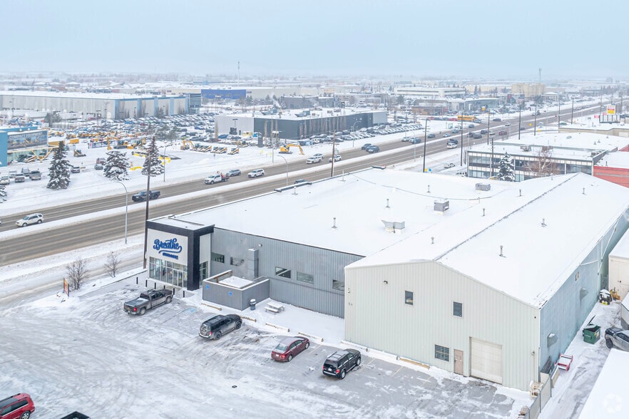 10951 170 St NW, Edmonton, AB à vendre - Aérien - Image 2 de 12