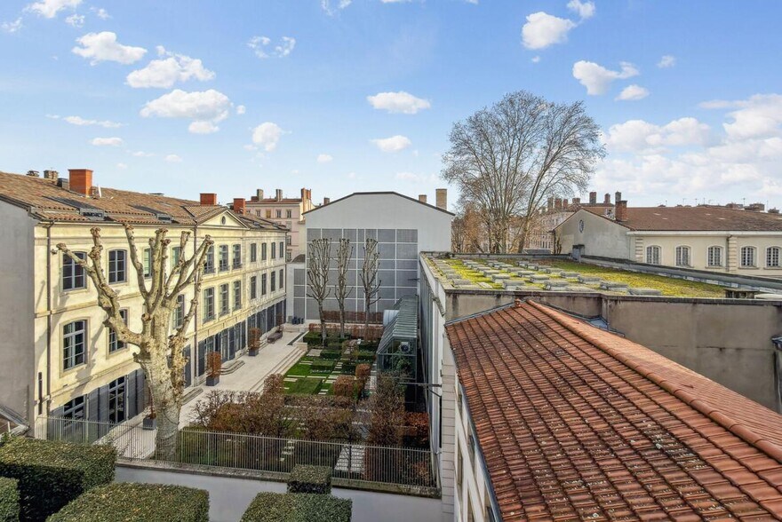 27 Rue Auguste Comte, Lyon à louer - Photo du bâtiment - Image 3 de 13