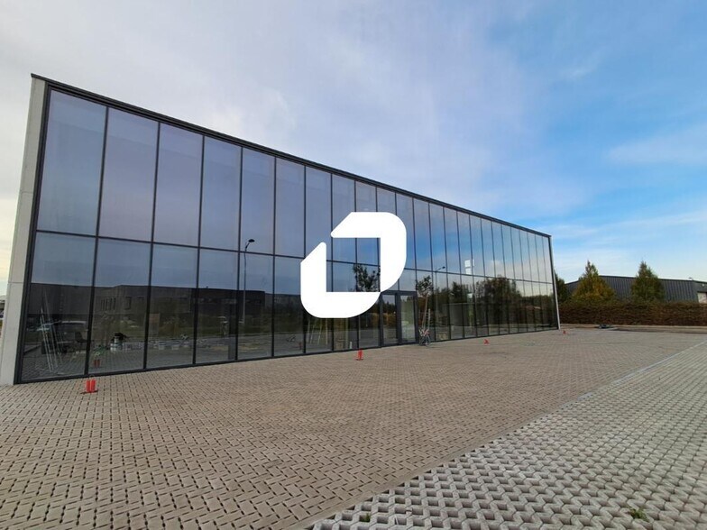 Flex in Comines for sale - Building Photo - Image 1 of 8
