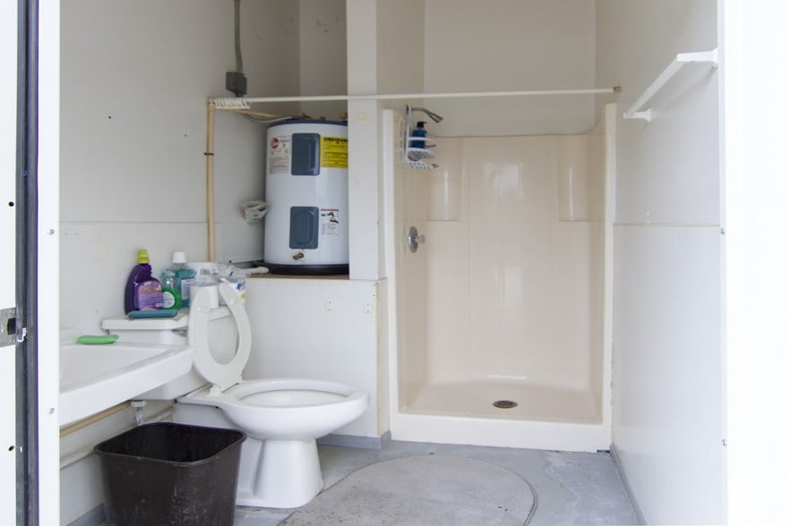 479 Interstate Ct, Sarasota, FL for sale - Interior Photo - Image 2 of 37