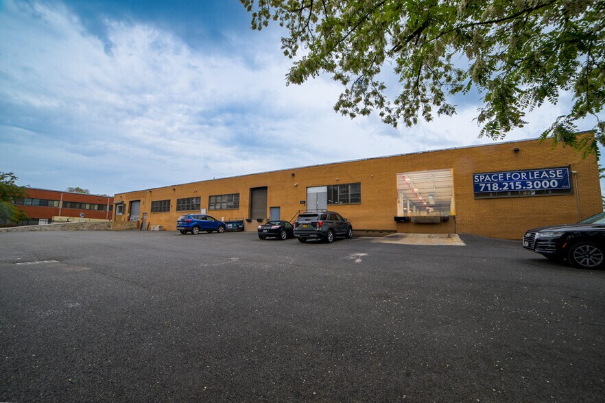 560 S 3rd Ave, Mount Vernon, NY à louer - Photo du bâtiment - Image 2 de 6