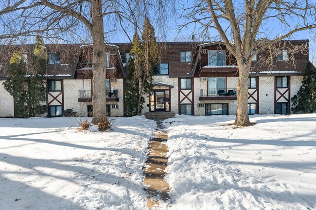 More details for 7734-7748 Silver Lake Rd, Mounds View, MN - Multifamily for Sale