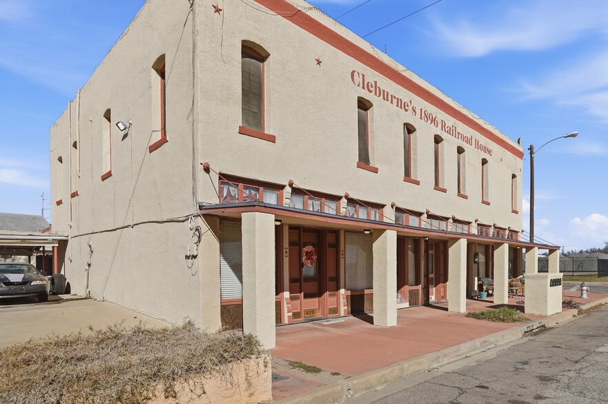 421 E Henderson St, Cleburne, TX for sale - Building Photo - Image 3 of 25