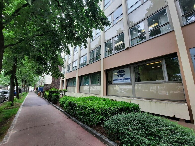 Office in Rouen for sale - Building Photo - Image 1 of 20
