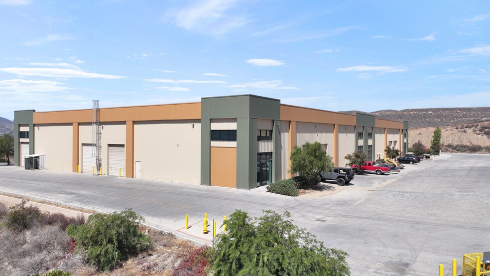 10060 Dawson Canyon Rd, Corona, CA for lease - Building Photo - Image 3 of 8
