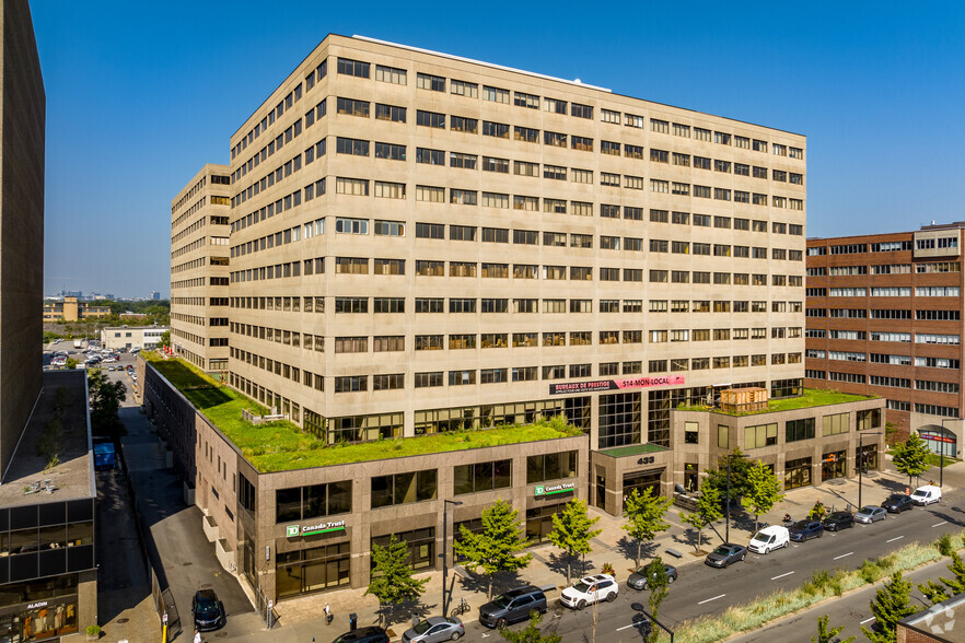 433 Rue Chabanel O, Montréal, QC à louer - Photo du bâtiment - Image 1 de 8