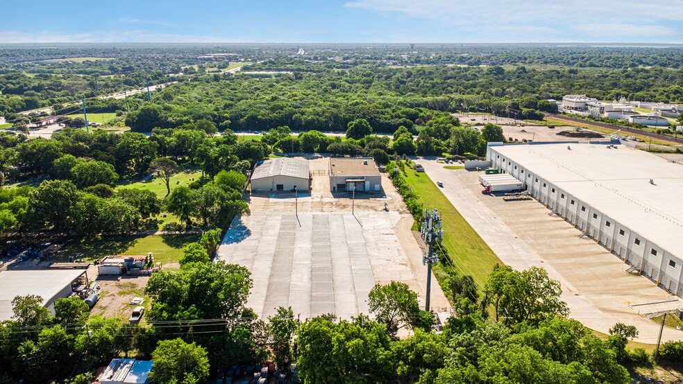 515 Mills Rd, Garland, TX for lease - Building Photo - Image 2 of 9