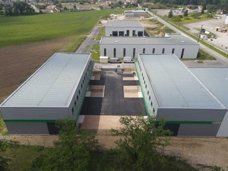 Flex in Tignieu-Jameyzieu for lease - Building Photo - Image 2 of 11