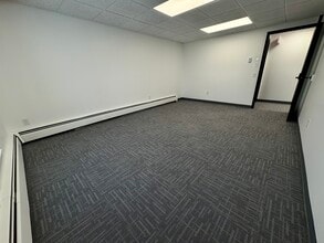 2215 Oak Industrial Dr NE, Grand Rapids, MI for lease Interior Photo- Image 2 of 8