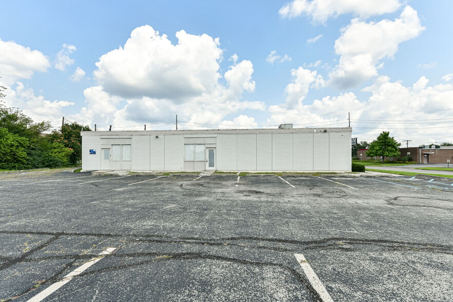 5356 N Hillside Ave, Indianapolis, IN for sale - Building Photo - Image 3 of 14