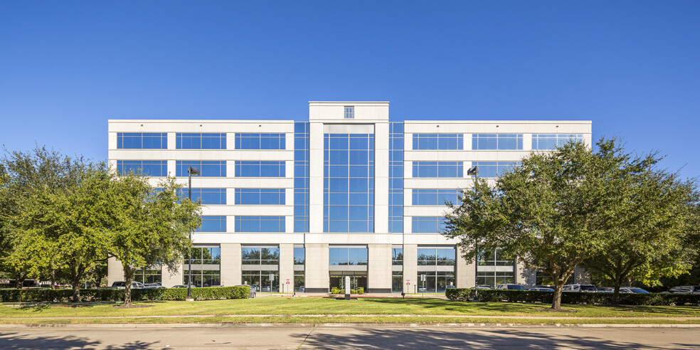 77 Sugar Creek Center Blvd, Sugar Land, TX for lease - Building Photo - Image 1 of 6