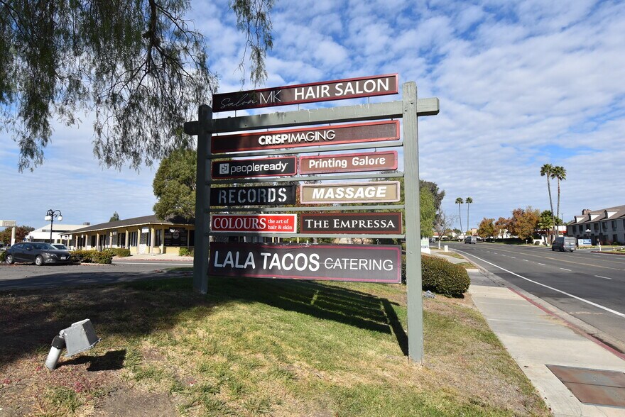 27715 Jefferson Ave, Temecula, CA à louer - Photo du bâtiment - Image 3 de 20