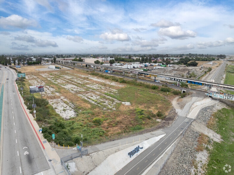 Industrial in El Monte, CA for lease - Building Photo - Image 3 of 6