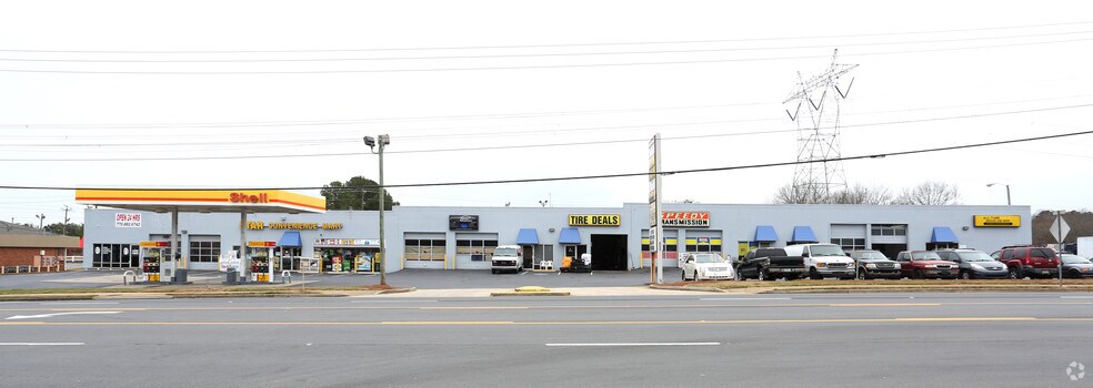 850 Sandy Plains Rd, Marietta, GA for lease - Primary Photo - Image 1 of 12