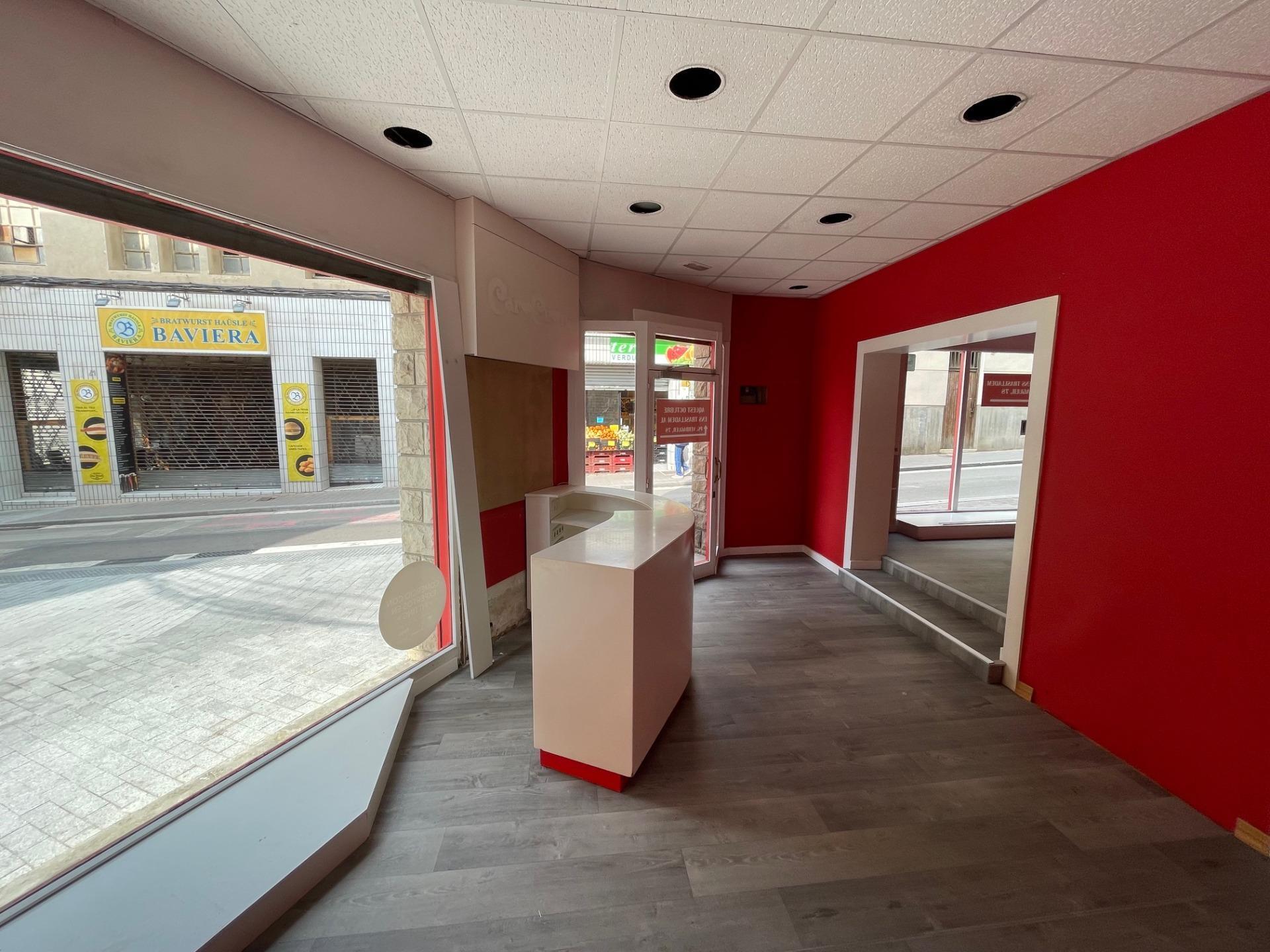 Retail in Igualada, Barcelona for lease Interior Photo- Image 1 of 6