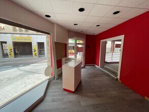 Retail in Igualada, Barcelona for lease Interior Photo- Image 1 of 6