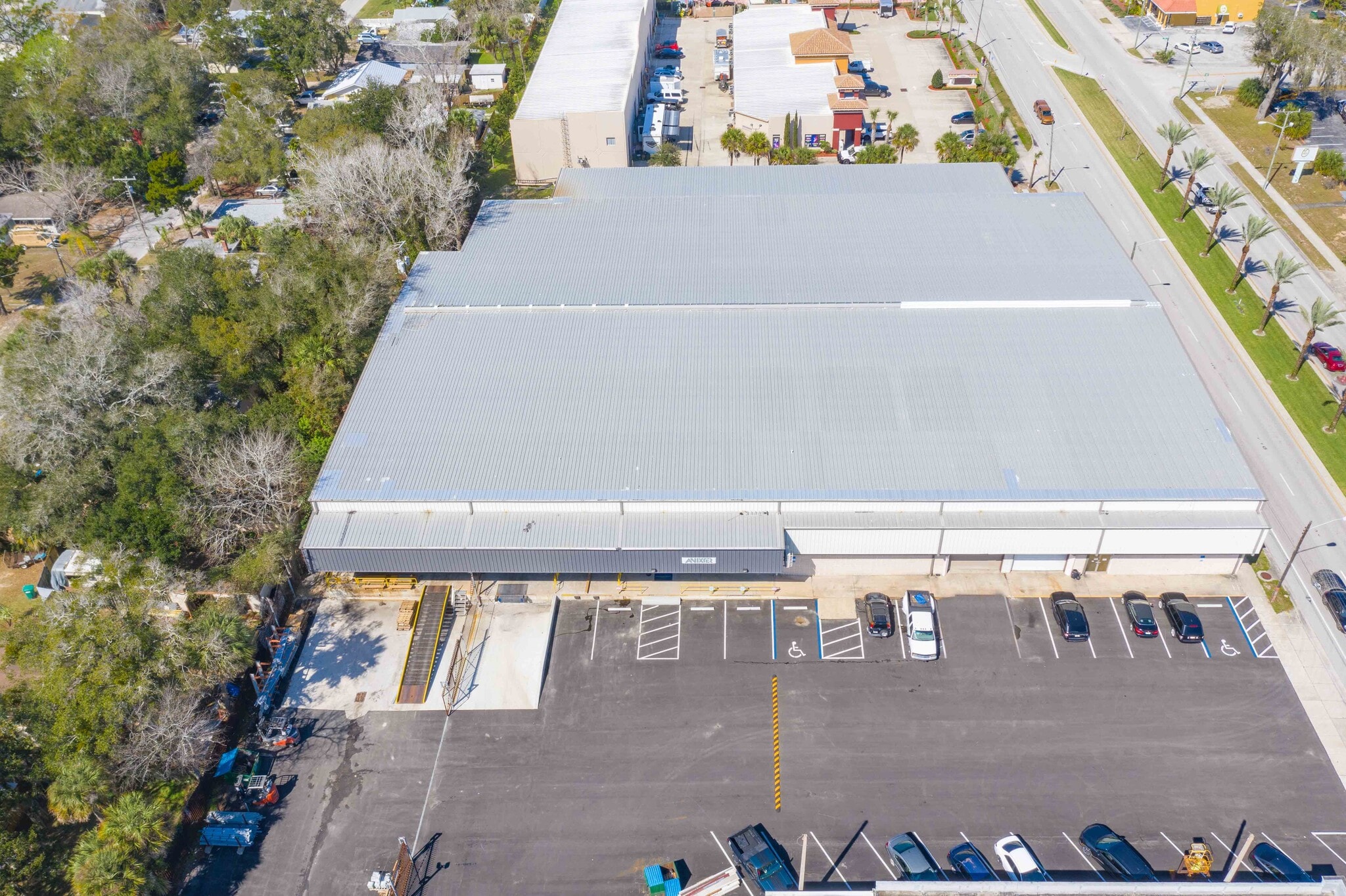 618 Ridgewood Ave, Holly Hill, FL for lease Primary Photo- Image 1 of 13