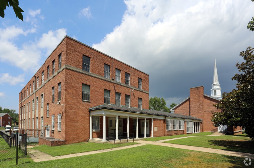 2112 Varnum St NE, Washington, DC à louer - Photo du bâtiment - Image 2 de 9