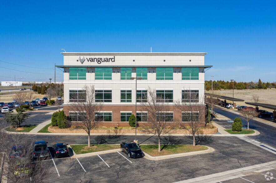 11600 Broadway Extension, Oklahoma City, OK à louer - Photo du bâtiment - Image 3 de 11