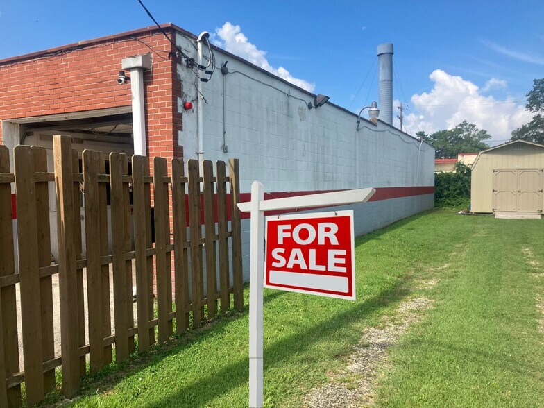 117 Putcan Ave, Essington, PA à vendre - Photo du bâtiment - Image 2 de 3