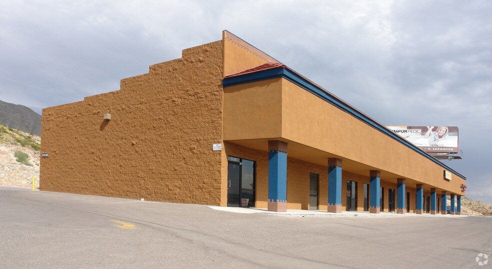 5200 N Mesa St, El Paso, TX à louer - Photo du bâtiment - Image 2 de 8