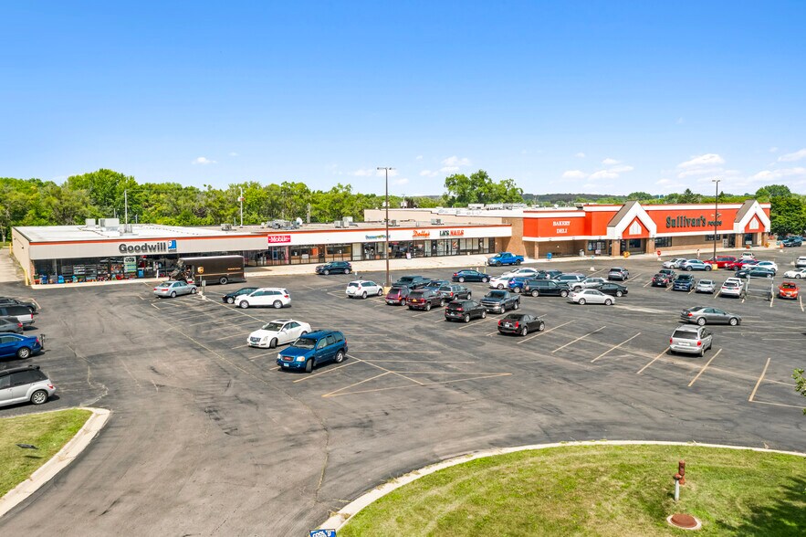 2002-2030 W Galena Ave, Freeport, IL à vendre - Photo du bâtiment - Image 1 de 21