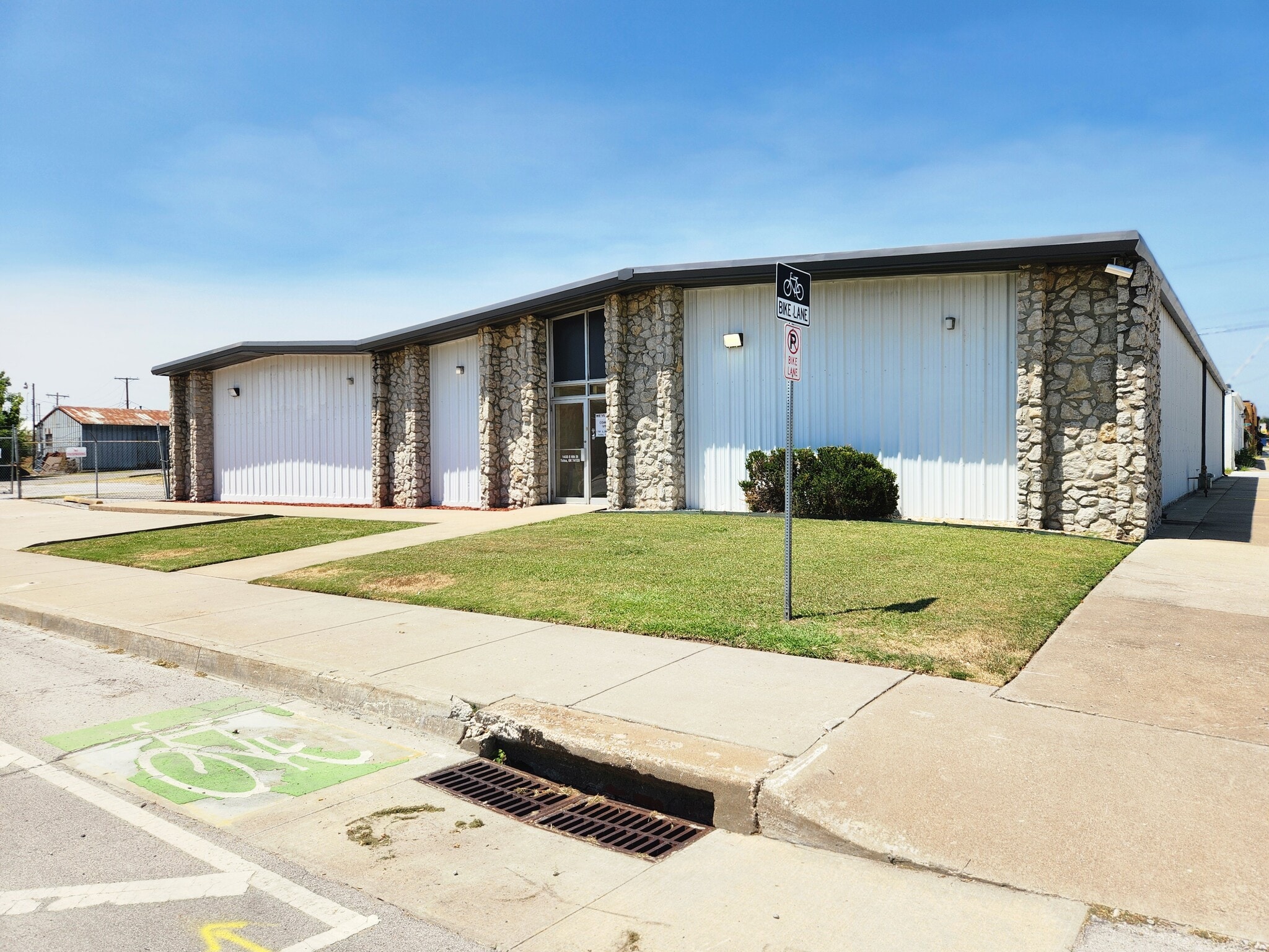 1433 E 6th St, Tulsa, OK for lease Building Photo- Image 1 of 5