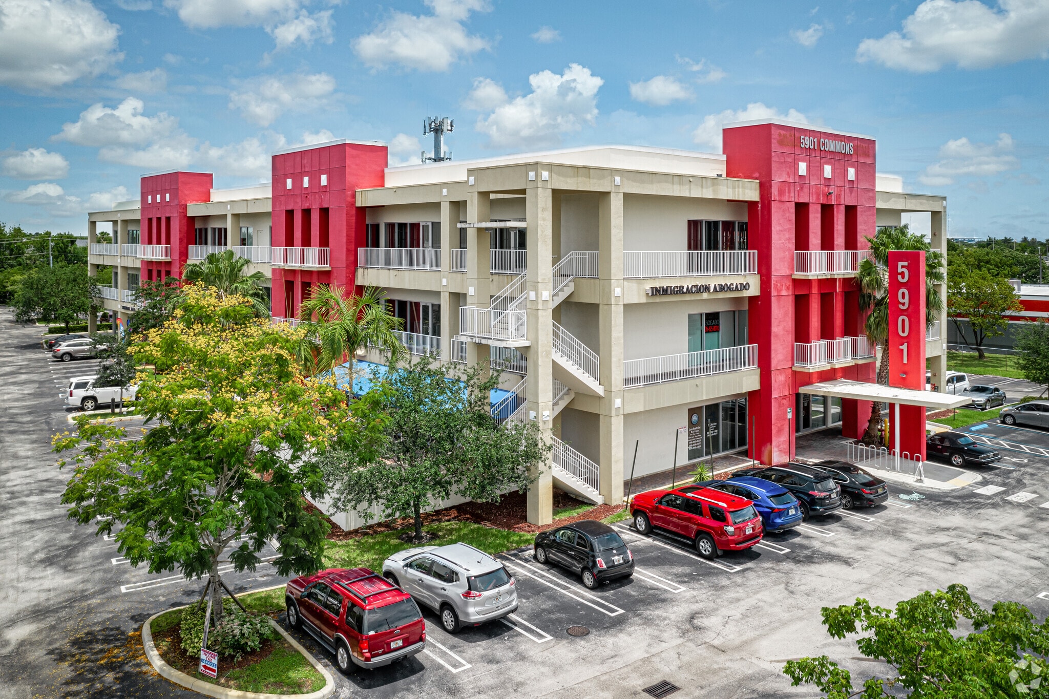 S NW 183 St, Hialeah, FL for sale Primary Photo- Image 1 of 9