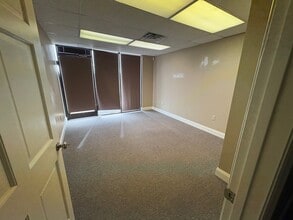 3286 Northbend Cir, Alcoa, TN for lease Interior Photo- Image 2 of 6