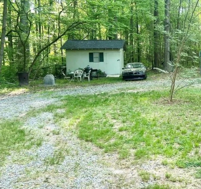 2117 E John St, Matthews, NC for lease Building Photo- Image 1 of 3