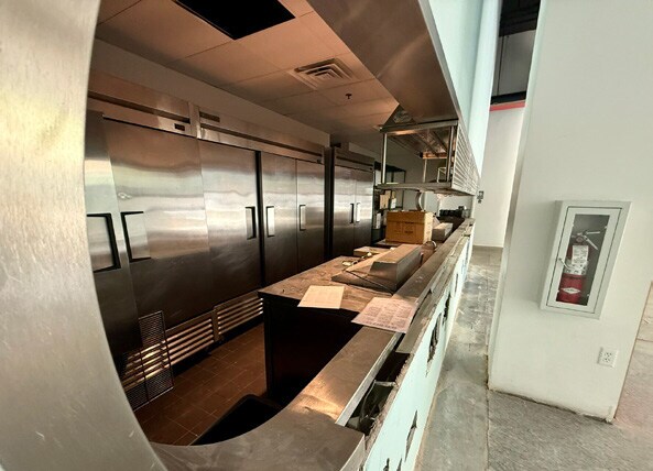 8181 Arista Pl, Broomfield, CO à louer - Photo du bâtiment - Image 2 de 31