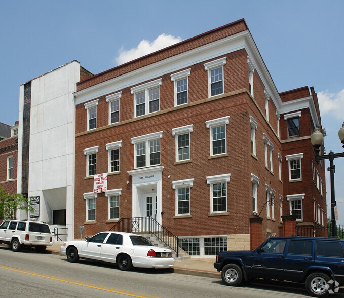 121 N Main St, Greensburg, PA à louer - Photo du bâtiment - Image 2 de 6