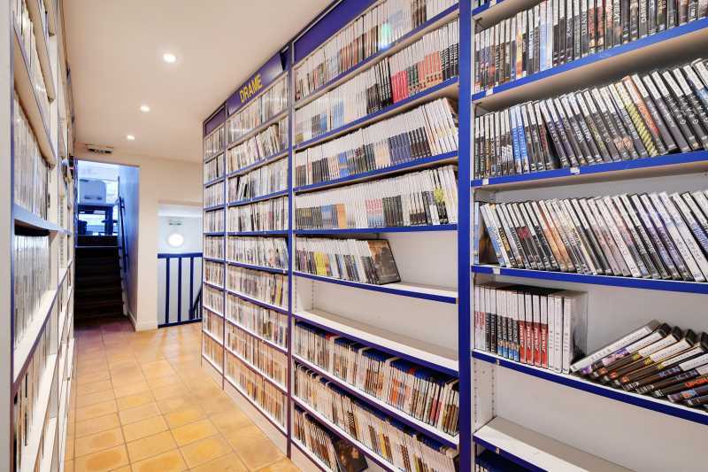 Retail in Colombes for sale - Interior Photo - Image 3 of 12
